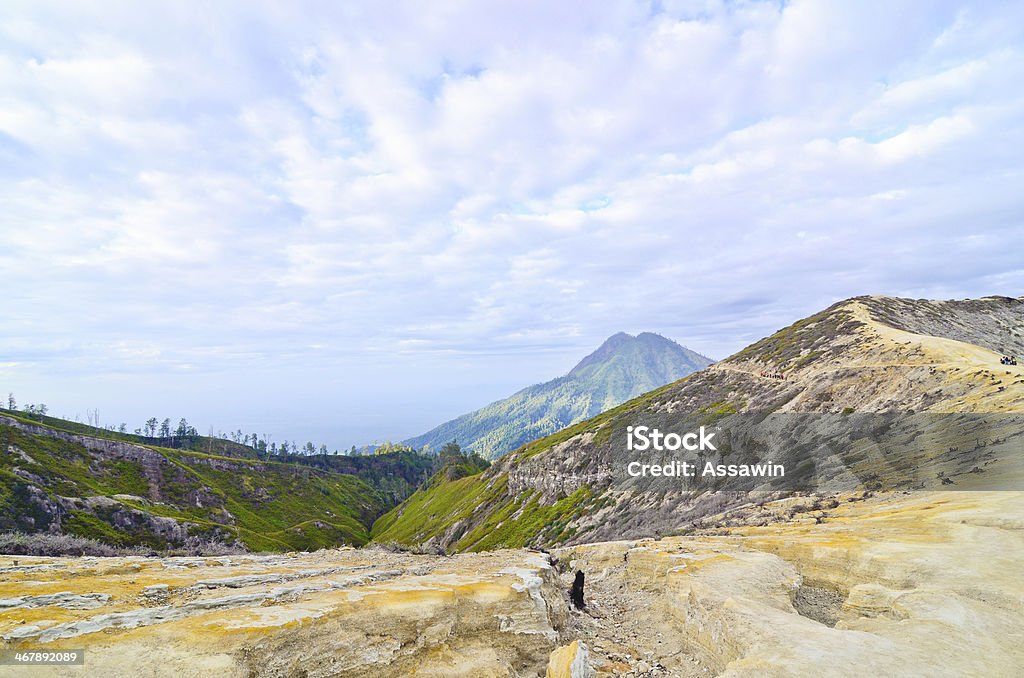 Reprendre sulphur intérieur de Kawah Ijen crater, en Indonésie - Photo de Acier libre de droits