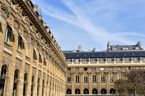 der palais royal in paris - palais royal stock-fotos und bilder