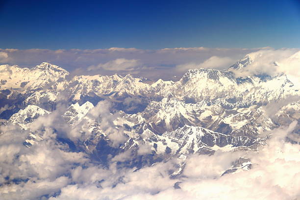 picos del himalaya ngozumpa-gyachung kang-pumo ri-nuptse-nuptse-sagarmatha-lhots'airview. nepal. 1117 - spaciousness fotografías e imágenes de stock