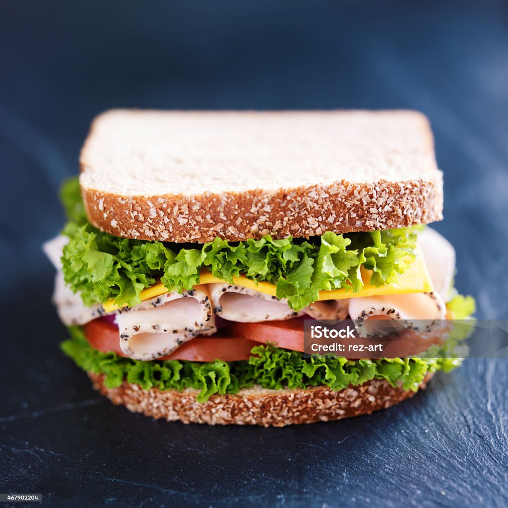 CARNE DELICATESSEN Turquía sándwich en una gran variedad de superficies - Foto de stock de Fiambre - Carne libre de derechos