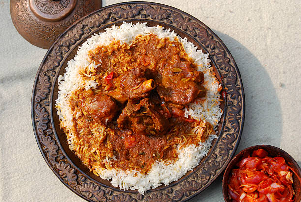 rogan josh é um curry feita de cordeiro ou de cabra - non veg imagens e fotografias de stock