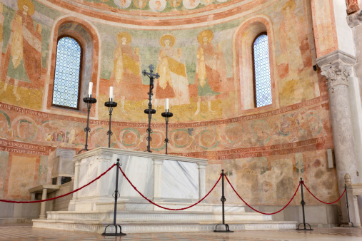 Ábside y Altar En la Basílica de Aquileia photo