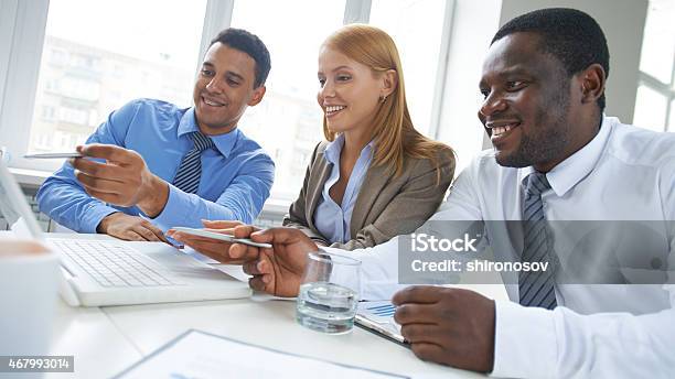 Discussion In Office Stock Photo - Download Image Now - 2015, Adult, African Ethnicity