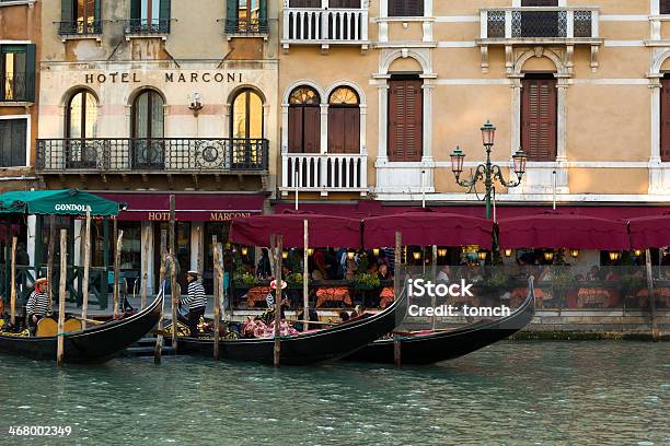 Gondoliere - Fotografie stock e altre immagini di Acqua - Acqua, Ambientazione esterna, Ambientazione tranquilla