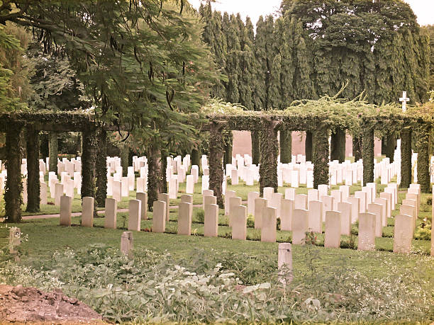 kirkee, khadki cemitério de guerra - indiana world war memorial - fotografias e filmes do acervo