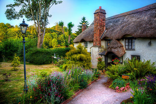 Cottage Cottage in a British village devon stock pictures, royalty-free photos & images