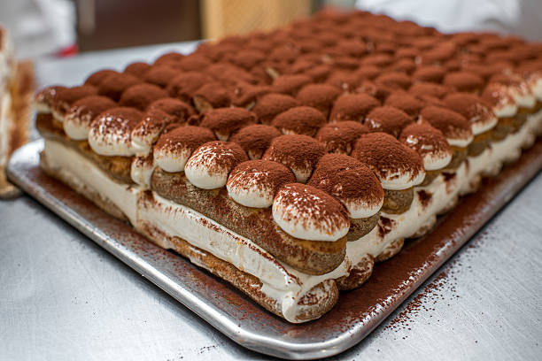 тирамису cookie-файлы - tiramisu dessert italian culture cake стоковые фото и изображения