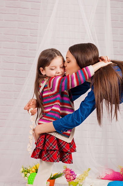 istock Elder sister and little girl 468091778