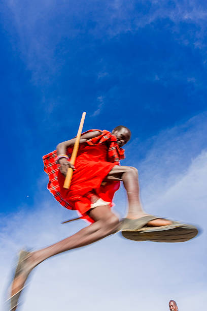 african masai mężczyźni są taniec i skoki - masai africa dancing african culture zdjęcia i obrazy z banku zdjęć