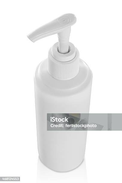 Dispensador De Champú Acondicionador Y Jabones Foto de stock y más banco de imágenes de Afeitarse - Afeitarse, Aislado, Asistencia sanitaria y medicina