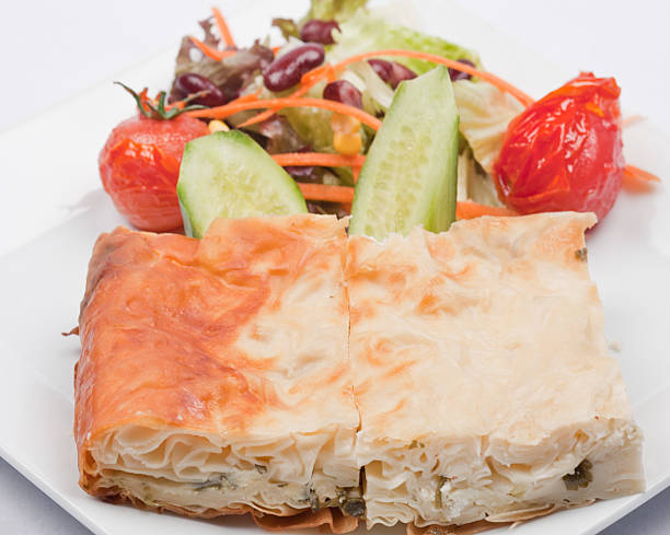 água börek comida turco - pie spinach spanakopita filo pastry imagens e fotografias de stock