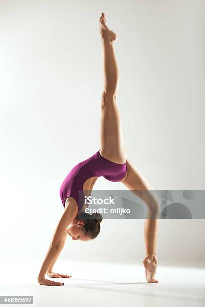 Ginnasta E Ballerina - Fotografie stock e altre immagini di Adulto - Adulto, Arto - Parte del corpo, Arto umano