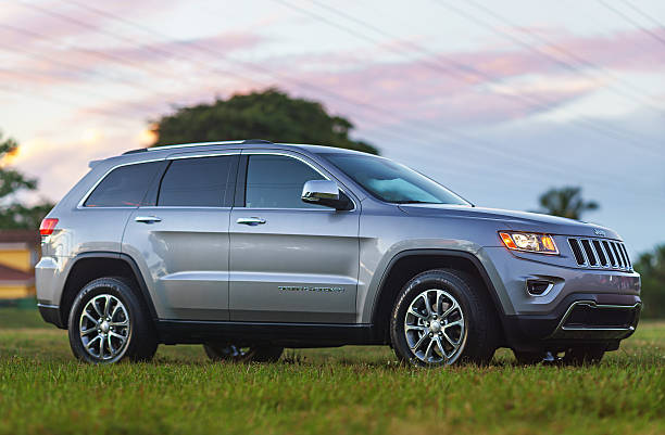 jeep grand cherokee suv 2014 - jeep grand cherokee stock-fotos und bilder