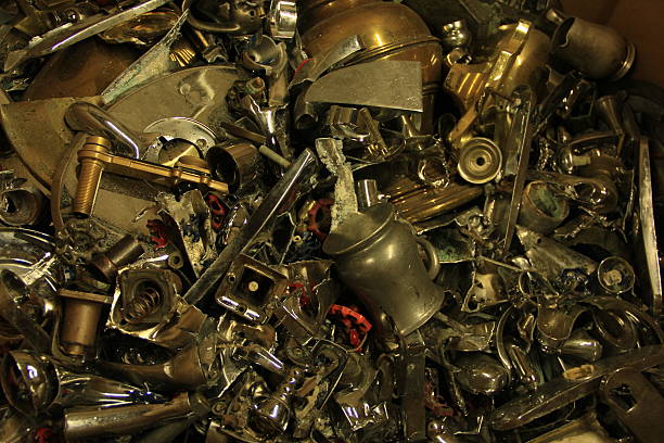 złom gospodarstw domowych - scrap metal part of metal recycling zdjęcia i obrazy z banku zdjęć