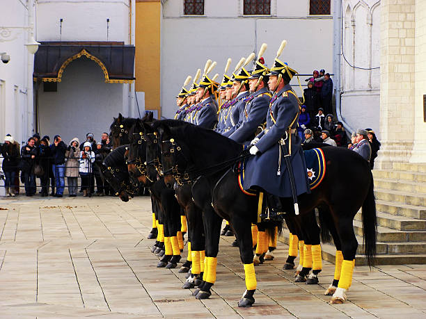 los soldados participantes en el cambio de la ceremonia, moscú protecciones - kremlin regiment fotografías e imágenes de stock