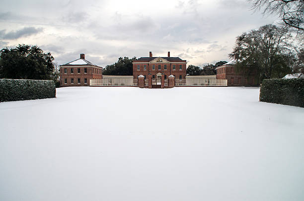 istock Tyron Palace in the Snow 468216873
