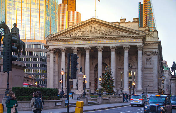 bank of england square et de la bourse. de londres - market wealth famous place travel destinations photos et images de collection