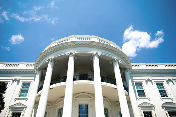 beautiful white house сша - washington dc monument sky cloudscape стоковые фото и изображения