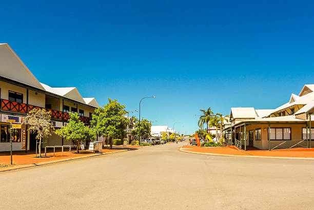 broome township, na esquina da dampier terraço - broome - fotografias e filmes do acervo