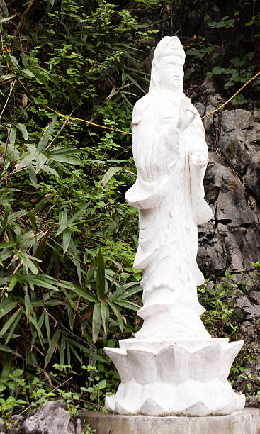 istock Damda Cave, Hoabinh, Vietnam 468280804