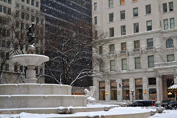 istock Pulitzer Fountain under the snow 468280952