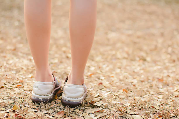 istock Close Up leg,woman With legs gesture,smooth blur tone 468283618