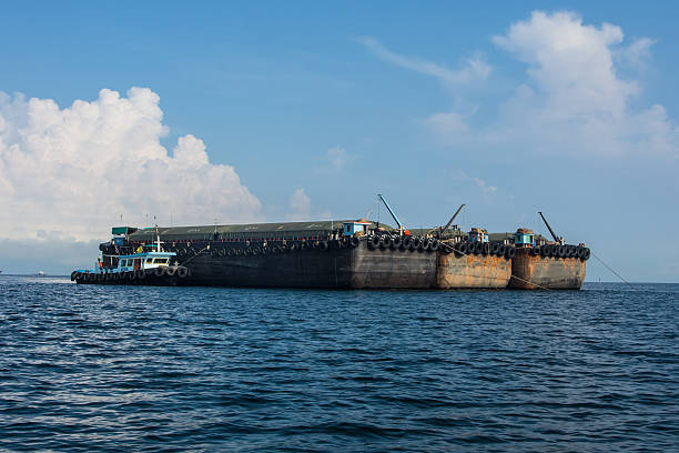 대형 산적화물선 - commercial dock global communications jetty oil tanker 뉴스 사진 이미지