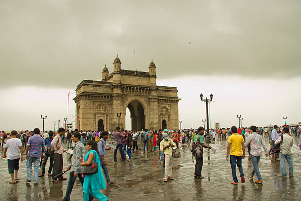 Gateway of India per un giorno di pioggia - foto stock