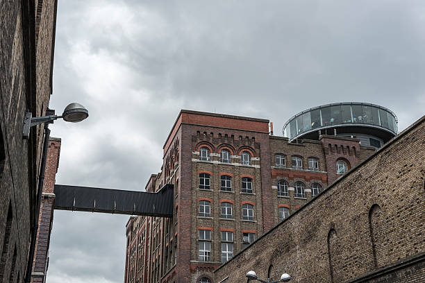 gravità bar e guinness storehouse a dublino - dublin ireland brick built structure building exterior foto e immagini stock