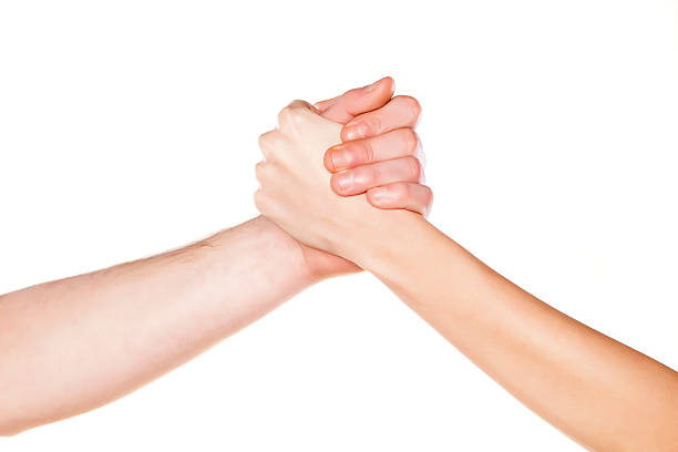 masculinos e femininos luta de braço - stability agreement handshake human hand - fotografias e filmes do acervo
