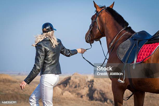 Koń I Rider - zdjęcia stockowe i więcej obrazów 20-24 lata - 20-24 lata, 20-29 lat, 25-29 lat