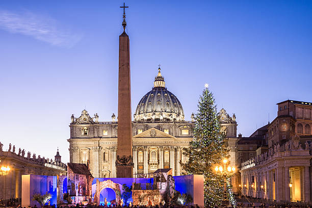 playa de saint peter's basilica en navidad en roma, italia - st peters basilica fotografías e imágenes de stock