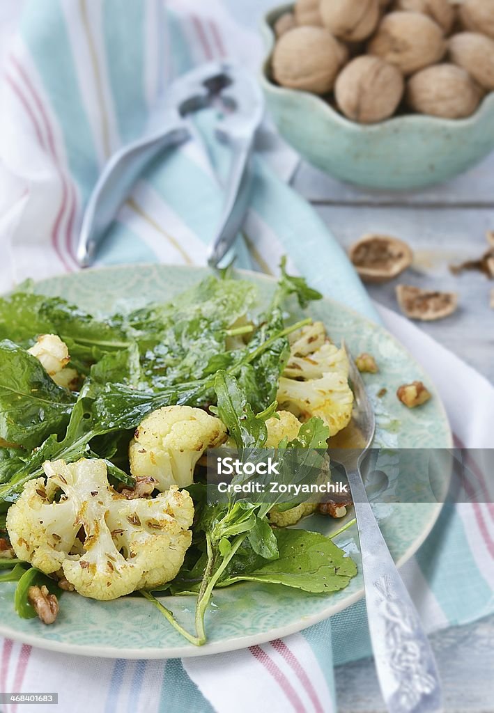 Salada de couve-flor e ruccola - Foto de stock de Alimentação Saudável royalty-free