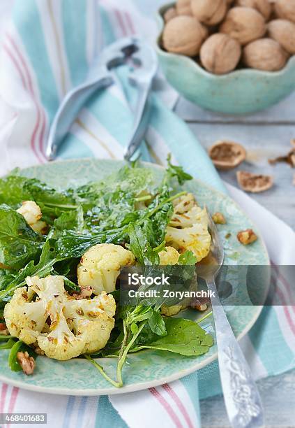 Foto de Salada De Couveflor E Ruccola e mais fotos de stock de Alimentação Saudável - Alimentação Saudável, Antepasto, Comida