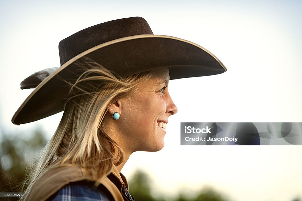 Western Cowgirl retrato - Foto de stock de 20 a 29 años libre de derechos