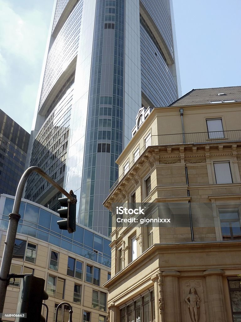 コメルツ銀行タワー、フランクフルト - オフィスビルのロイヤリティフリーストックフォト