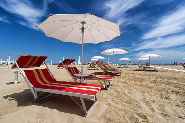 rimini i riccione beach. emilia-romania, włochy - emilia zdjęcia i obrazy z banku zdjęć