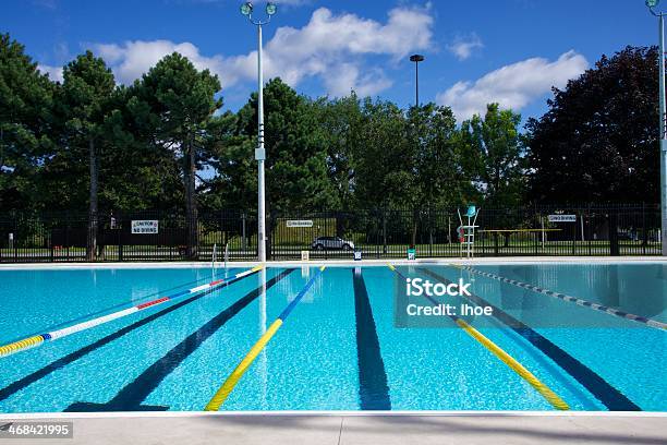 Foto de Piscina Lanes e mais fotos de stock de Exterior - Exterior, Piscina Pública, Piscina para natação