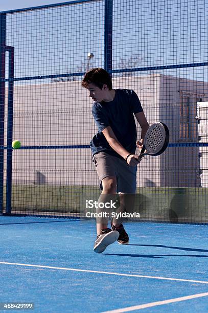 Paddle - zdjęcia stockowe i więcej obrazów Paddle tennis - Paddle tennis, Czynność, Dzieciństwo