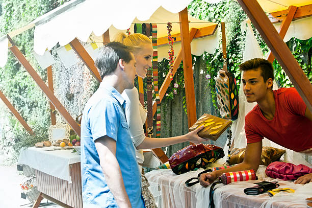 istock Couple in shopping 468442946