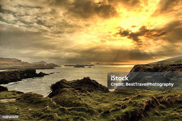 Tramonto A Valentia Isola Anello Di Kerry - Fotografie stock e altre immagini di 2015 - 2015, Anello di Kerry, Composizione orizzontale