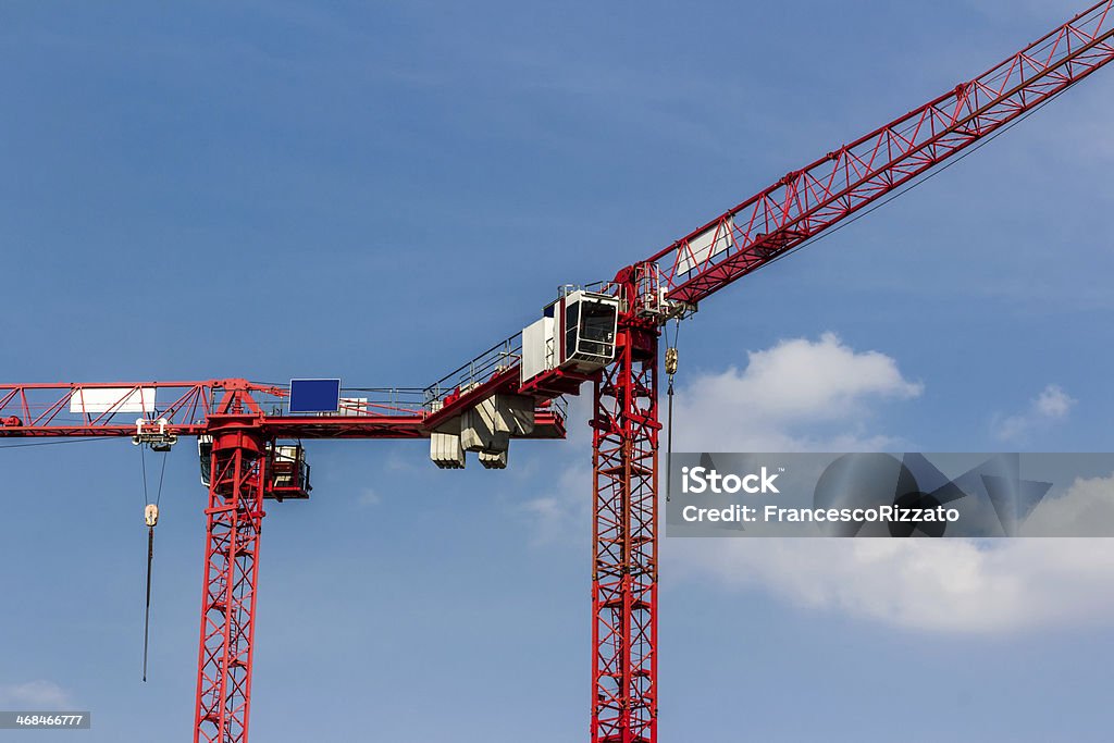 Red Crane em céu azul - Foto de stock de Alto - Descrição Geral royalty-free