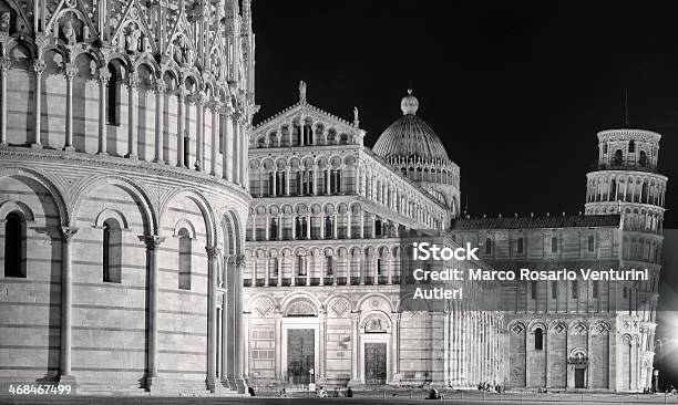 La Campo Dei Miracoli Przez Noc - zdjęcia stockowe i więcej obrazów 2000-2009 - 2000-2009, Aranżować, Architektura