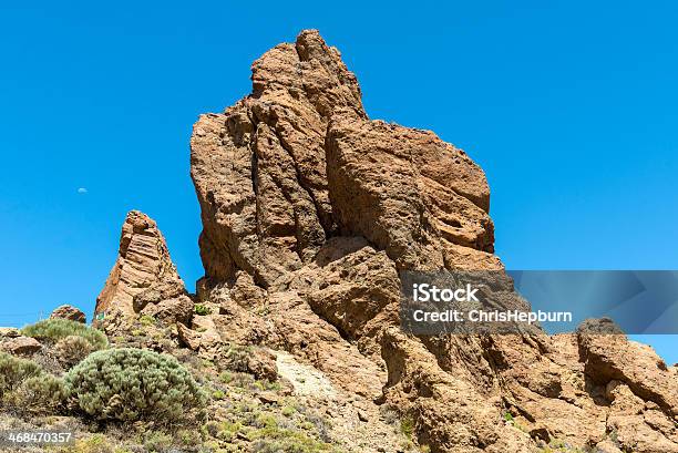 Roque Cinchado Roques De Garcia Tenerife Stock Photo - Download Image Now - Arid Climate, Atlantic Islands, Bush Land