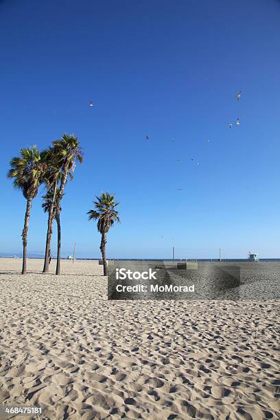 Santa Monica Beach Foto de stock y más banco de imágenes de Aire libre - Aire libre, Arena, Azul