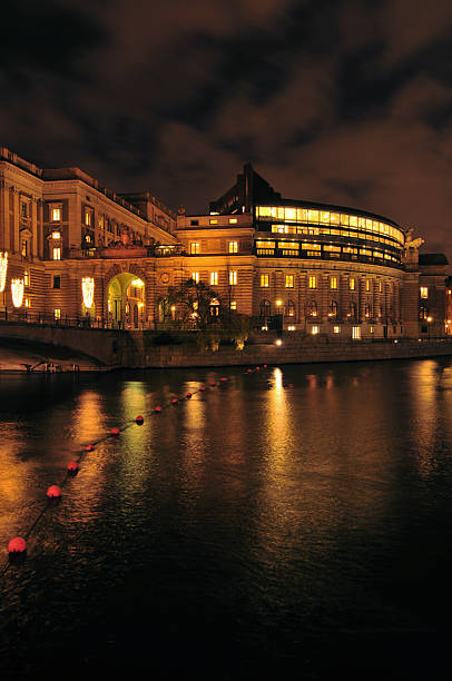 szwedzka budynek parlamentu - sveriges helgeandsholmen zdjęcia i obrazy z banku zdjęć