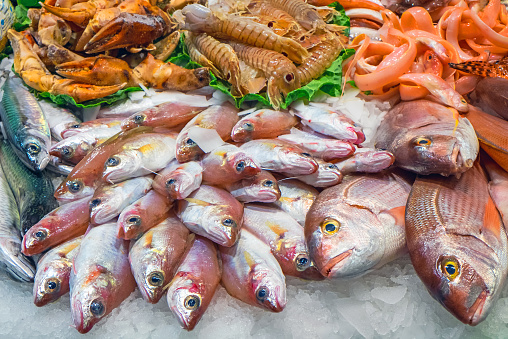Deliciosos pescados y mariscos photo