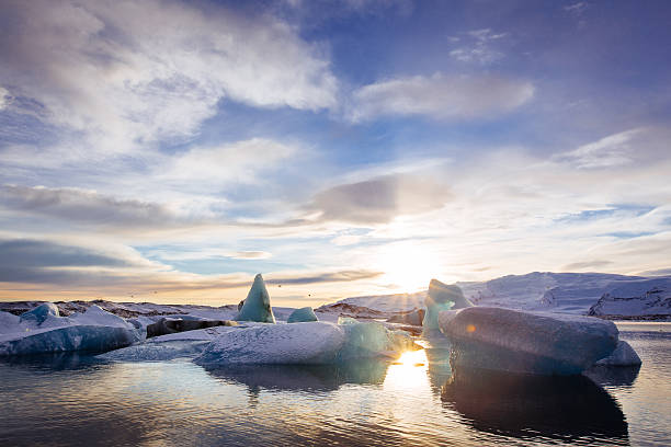 Island, Sonnenuntergang über Jokulsarlon Glacier Lagoon – Foto