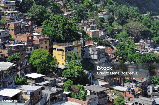 Photo libre de droit de Slackline De La Favela Rocinha banque d'images et plus d'images libres de droit de Architecture - Architecture, Bidonville, Brique