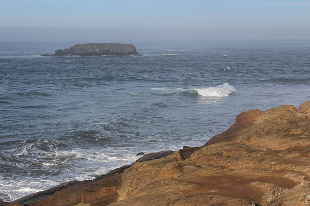 istock Oregon Coast Landscape with Rock Island 468610805